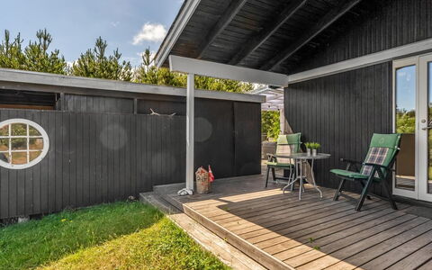 Resi - 400M from the Sea: Wood, Home, Composite Material, Siding, Backyard, Plank, Garden, Hardwood, Yard, Concrete