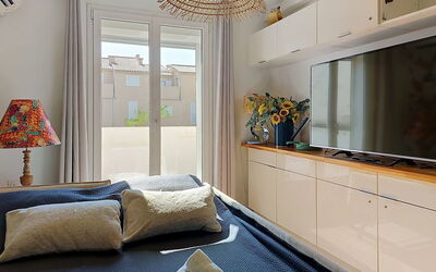 Accommodation:&nbsp;Les Lavandes 120.19