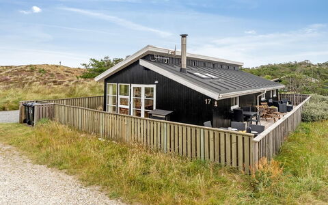 Melanie - 950M from the Sea: Cottage, Shed, Hut, Farmhouse, Prairie, Shack, Barn, Log Cabin, Garden Buildings