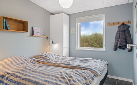 Pontus - 400M from the Sea: Wall, Bedroom, Wood, Bed, Ceiling, Interior Design, Bed Sheet, Bedding, Floor, Bed Frame