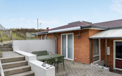 Fris - 100M from the Sea: Roof, Plain, Land Lot, Rural Area, Home, Estate, Field, Cottage, Lawn, Suburb