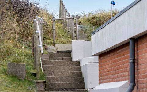Fris - 100M from the Sea: Roof, Plain, Land Lot, Rural Area, Home, Estate, Field, Cottage, Lawn, Suburb