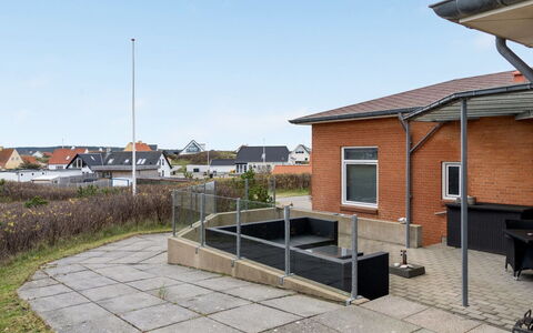 Fris - 100M from the Sea: Cottage, Shed, Hut, Farmhouse, Prairie, Shack, Barn, Log Cabin, Garden Buildings