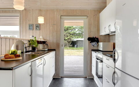 Annemia - 200M from the Sea: Kitchen, Kitchen Appliance, Countertop, Wood, Flooring, Furniture, Interior Design, Major Appliance, Floor, Home Appliance