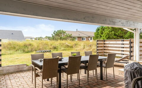 Luzy - 600M from the Sea: Blue, Cottage, House, Home, Farmhouse, Estate, Siding