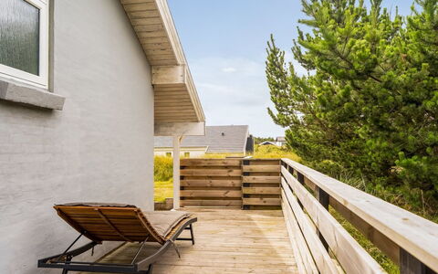 Luzy - 600M from the Sea: Blue, Cottage, House, Home, Farmhouse, Estate, Siding