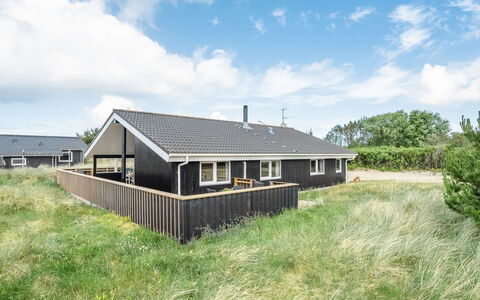 Ivar - 900M from the Sea: Roof, Plain, Land Lot, Rural Area, Home, Estate, Field, Cottage, Lawn, Suburb