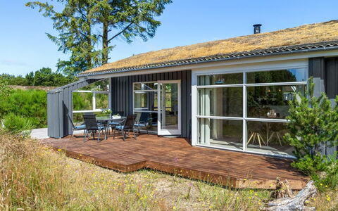 Felizia - 2.5Km from the Sea: Wood, Cottage, House, Home, Porch, Roof, Land Lot, Door, Deck, Garden Buildings