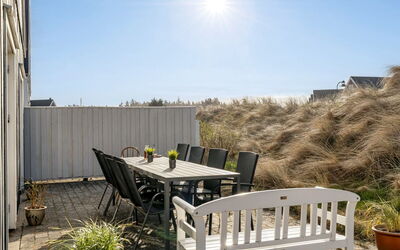 Stine - 1Km from the Sea