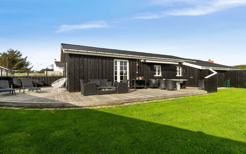 Wiebke - 200M from the Sea: Home, Cottage, Porch, Hardwood, Siding, Deck, Shade, Plank, Estate, Garden Buildings