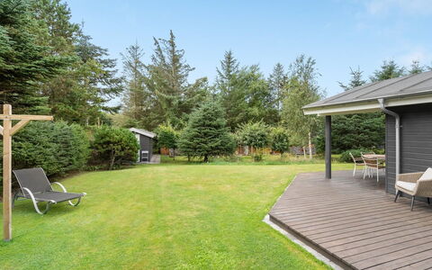 Onta - 900M from the Sea: Shrub, Garden, Land Lot, Groundcover, Cottage, Lawn, Shade, Landscaping, Yard, Backyard