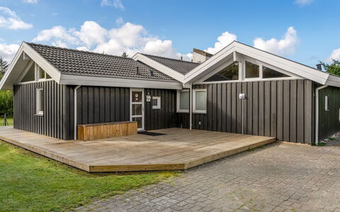 Mechthild - 2.7Km from the Sea: Ceiling, Flooring, Interior Design, Floor, Composite Material, Furniture, Resort, Hotel, Design, Daylighting