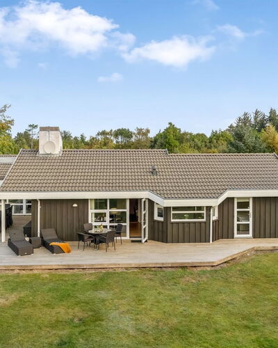 Mechthild - 2.7Km from the Sea