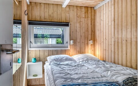 Immi - 1.5Km from the Sea: Wood, Plank, Bedroom, Hardwood, Wood Stain, Log Cabin, Design, Bed, Bedding