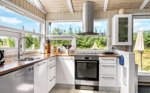 Immi - 1.5Km from the Sea: Kitchen, Kitchen Appliance, Countertop, Wood, Major Appliance, Interior Design, Flooring, Home Appliance, Floor, Furniture