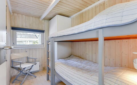 Immi - 1.5Km from the Sea: Wood, Bunk Bed, Floor, Ceiling, Bedroom, Plank, Wood Stain, Bed, Hardwood, Bedding