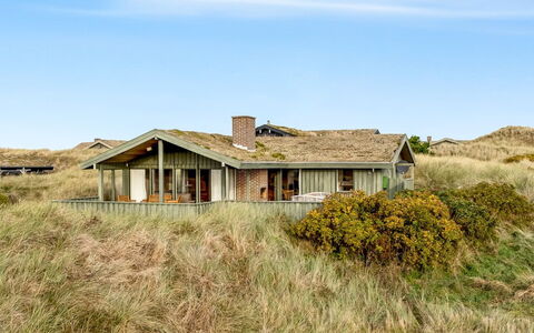 Fransine - 480M from the Sea: Roof, Land Lot, Cottage, Home, Rural Area, Shed, Siding, Garden Buildings, Log Cabin, Hut