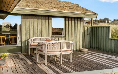 Fransine - 480M from the Sea: Roof, Land Lot, Cottage, Home, Rural Area, Shed, Siding, Garden Buildings, Log Cabin, Hut