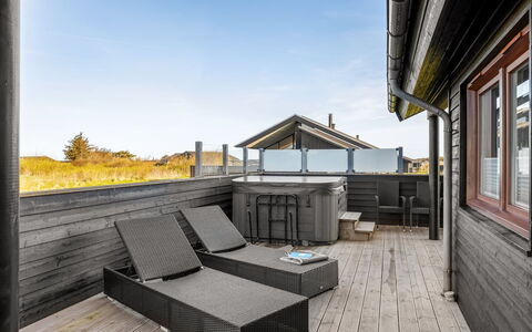 Antina - 400M from the Sea: Roof, Land Lot, Cottage, Home, Rural Area, Shed, Siding, Garden Buildings, Log Cabin, Hut