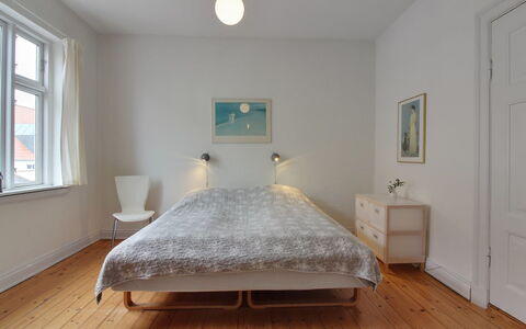 Gyrth - 250M from the Sea: Furniture, Interior Design, Chair, Flooring, Table, Resort, Floor, Ceiling, Room, Eco Hotel