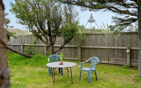 Helny - 300M from the Sea: Home, Cottage, Porch, Hardwood, Siding, Deck, Shade, Plank, Estate, Garden Buildings