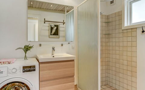 Sverkel - 700M from the Sea: Flooring, Interior Design, Floor, Plumbing Fixture, Wood, Washing Machine, Bathroom Cabinet, Bathroom, Ceiling, Sink