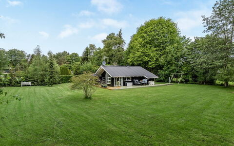 Marjatta - 850M from the Sea: Residential Area, Roof, Suburb, Driveway, Estate, Chimney