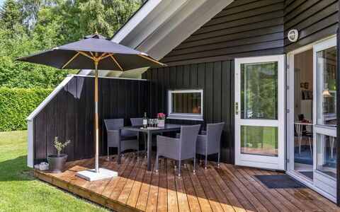 Marjatta - 850M from the Sea: Residential Area, Roof, Suburb, Driveway, Estate, Chimney