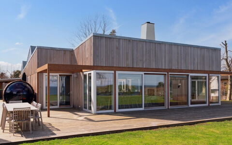 Vanta - 10M from the Sea: Roof, Land Lot, Cottage, Home, Rural Area, Shed, Siding, Garden Buildings, Log Cabin, Hut