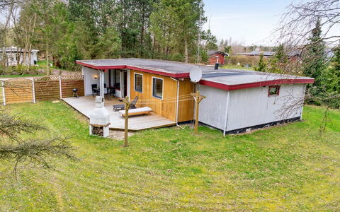 Gebina - 899M from the Sea: Roof, Land Lot, Cottage, Home, Rural Area, Shed, Siding, Garden Buildings, Log Cabin, Hut