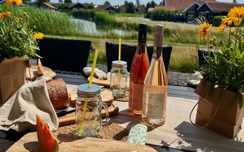 Domi - 1.2Km from the Sea: Bottle, Tableware, Glass Bottle, Drinkware, Basket, Food, Wine Bottle, Wine
