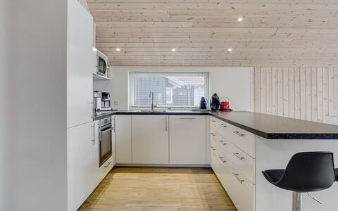Domi - 1.2Km from the Sea: Wood, Ceiling, Flooring, Interior Design, Kitchen, Home, Light Fixture, Wood Flooring, Countertop, Hardwood