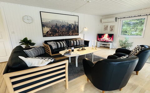 Kalevi - 900M from the Sea: Roof, House, Home, Cottage, Door, Siding, Deck, Porch, Plank, Hardwood