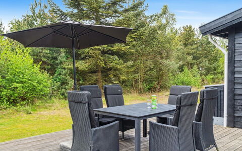 Kalevi - 900M from the Sea: Roof, House, Home, Cottage, Door, Siding, Deck, Porch, Plank, Hardwood