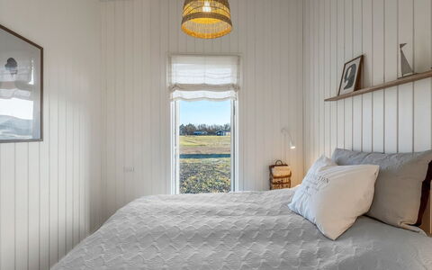 Vanna - 1.2Km from the Sea: Bedroom, Bedding, Bed Sheet, Bed, Linens, Ceiling, Bed Frame, Hardwood, Wood Stain, Plank