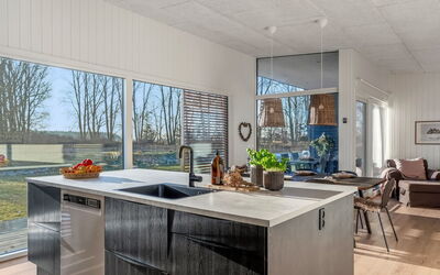 Vanna - 1.2Km from the Sea