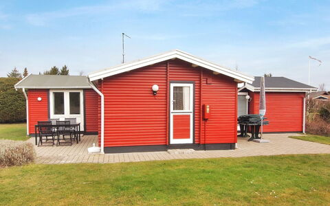 Aarno - 700M from the Sea: Roof, Land Lot, Cottage, Home, Rural Area, Shed, Siding, Garden Buildings, Log Cabin, Hut