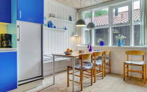 Bennek - 200M from the Sea: Roof, House, Home, Cottage, Door, Siding, Deck, Porch, Plank, Hardwood