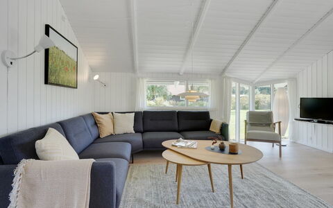 Niska - 300M from the Sea: Wood, Home, Living Room, Couch, Wood Flooring, Ceiling, Hardwood, Wood Stain