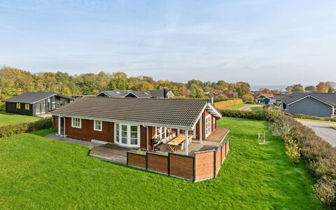 Ruusu - 300M from the Sea: Apartment, Shade, Balcony, Chair, Fence, Outdoor Furniture, Aluminium, Artificial Turf