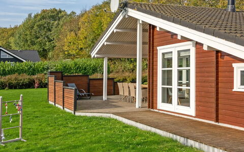 Ruusu - 300M from the Sea: Apartment, Shade, Balcony, Chair, Fence, Outdoor Furniture, Aluminium, Artificial Turf
