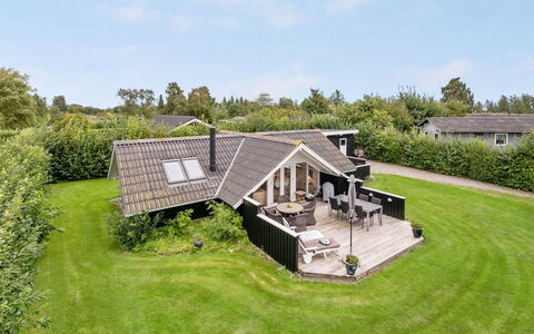 Sella - 500M from the Sea: Roof, House, Land Lot, Home, Cottage, Estate, Garden Buildings, Shade, Log Cabin, Landscaping