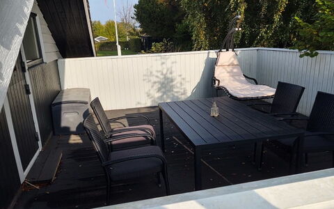 Rieke - 300M from the Sea: Grass, House, Roof, Cottage, Home, Shrub, Farmhouse, Land Lot, Rural Area