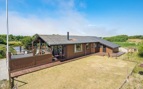 Frigga - 400M from the Sea: Roof, House, Home, Cottage, Door, Siding, Deck, Porch, Plank, Hardwood