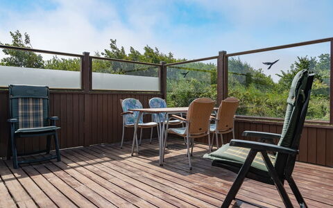 Frigga - 400M from the Sea: Roof, House, Home, Cottage, Door, Siding, Deck, Porch, Plank, Hardwood