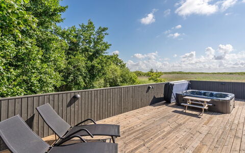 Jonna - 700M from the Sea: Home, Cottage, Porch, Hardwood, Siding, Deck, Shade, Plank, Estate, Garden Buildings