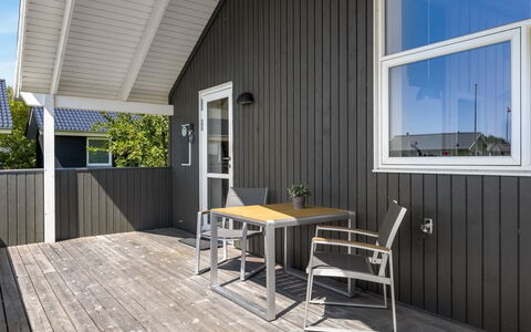 Jonna - 700M from the Sea: Home, Cottage, Porch, Hardwood, Siding, Deck, Shade, Plank, Estate, Garden Buildings