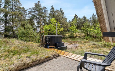 Antero - 4Km from the Sea: Grass, Grassland, Landscape, Ecoregion, Plain, Plant Community, Land Lot, Outdoor Furniture, Prairie, Shrubland