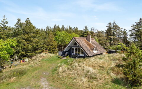 Antero - 4Km from the Sea: Grass, Grassland, Landscape, Ecoregion, Plain, Plant Community, Land Lot, Outdoor Furniture, Prairie, Shrubland