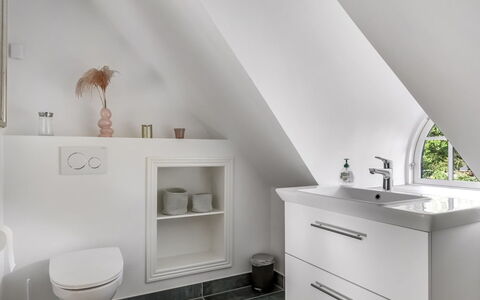 Emmeli - 1.2Km from the Sea: Bathroom Sink, Plumbing Fixture, Bathroom, Sink, Bathroom Cabinet, Tap, Floor, Flooring, Interior Design, Plumbing